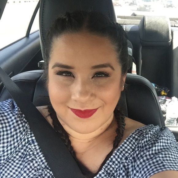 Meet your Posher, Araceli - Picture 1 of 1